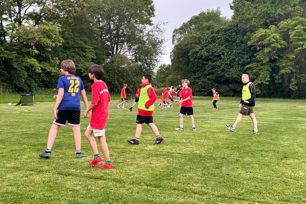 Sport, Spaß und internationale Begegnungen auf dem Parksportplatz Sport, Spaß und internationale Begegnungen auf dem Parksportplatz