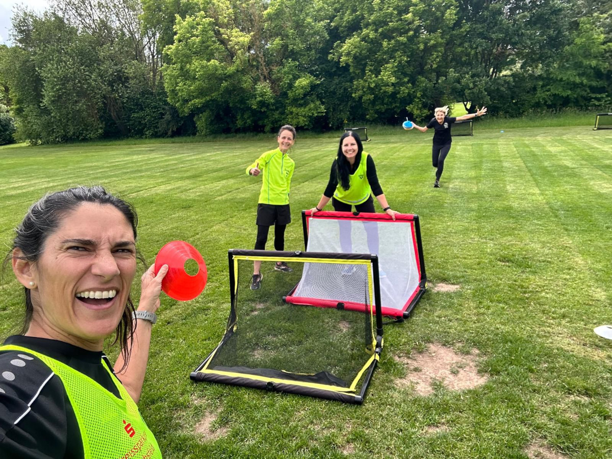 Sport, Spaß und internationale Begegnungen auf dem Parksportplatz Sport, Spaß und internationale Begegnungen auf dem Parksportplatz