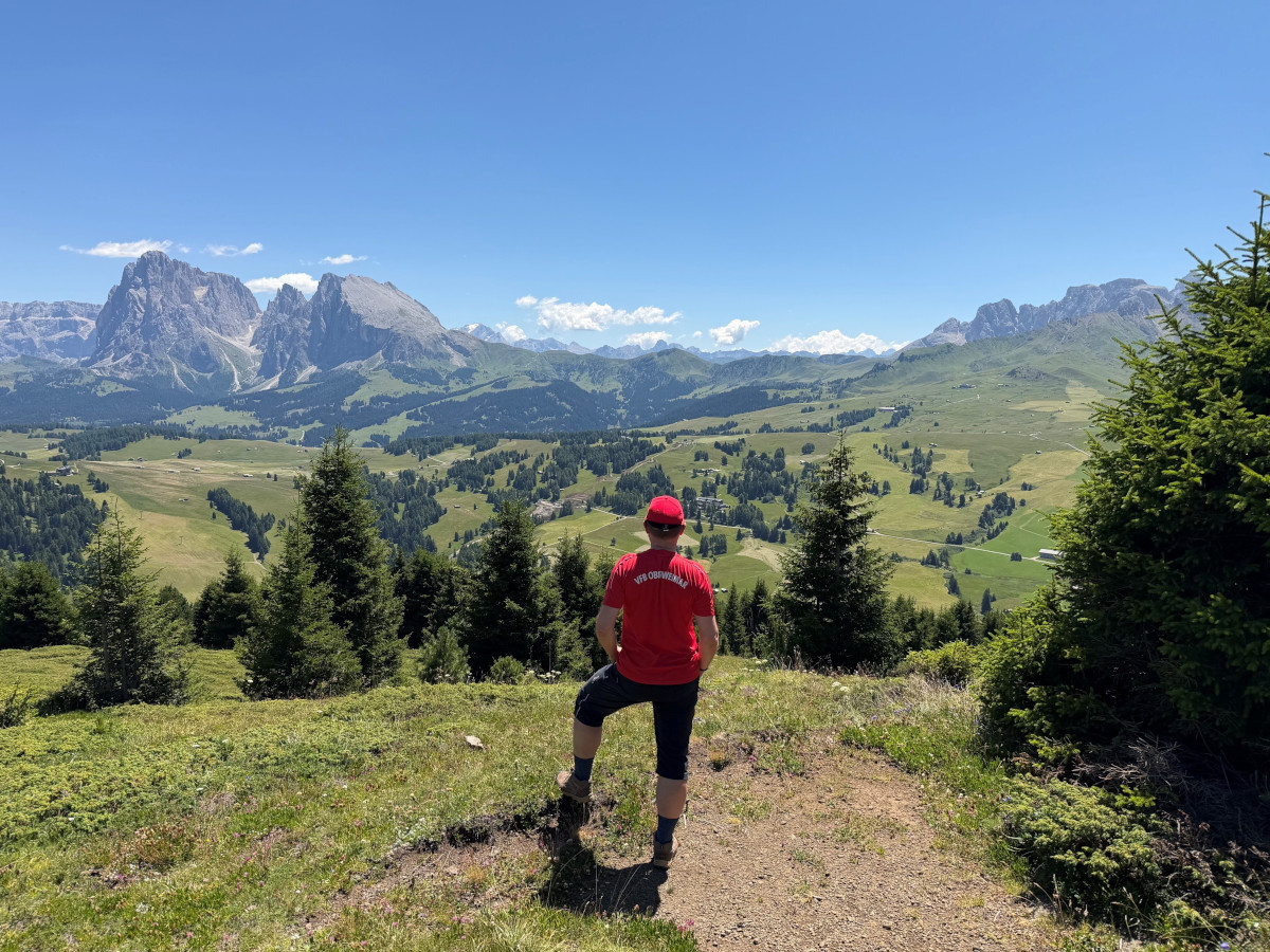 Herzliche Grüße aus Südtirol sendet unser Vorstand Frank und wünscht allen noch wunderschöne Ferien! Herzliche Grüße aus Südtirol sendet unser Vorstand Frank und wünscht allen noch wunderschöne Ferien!
