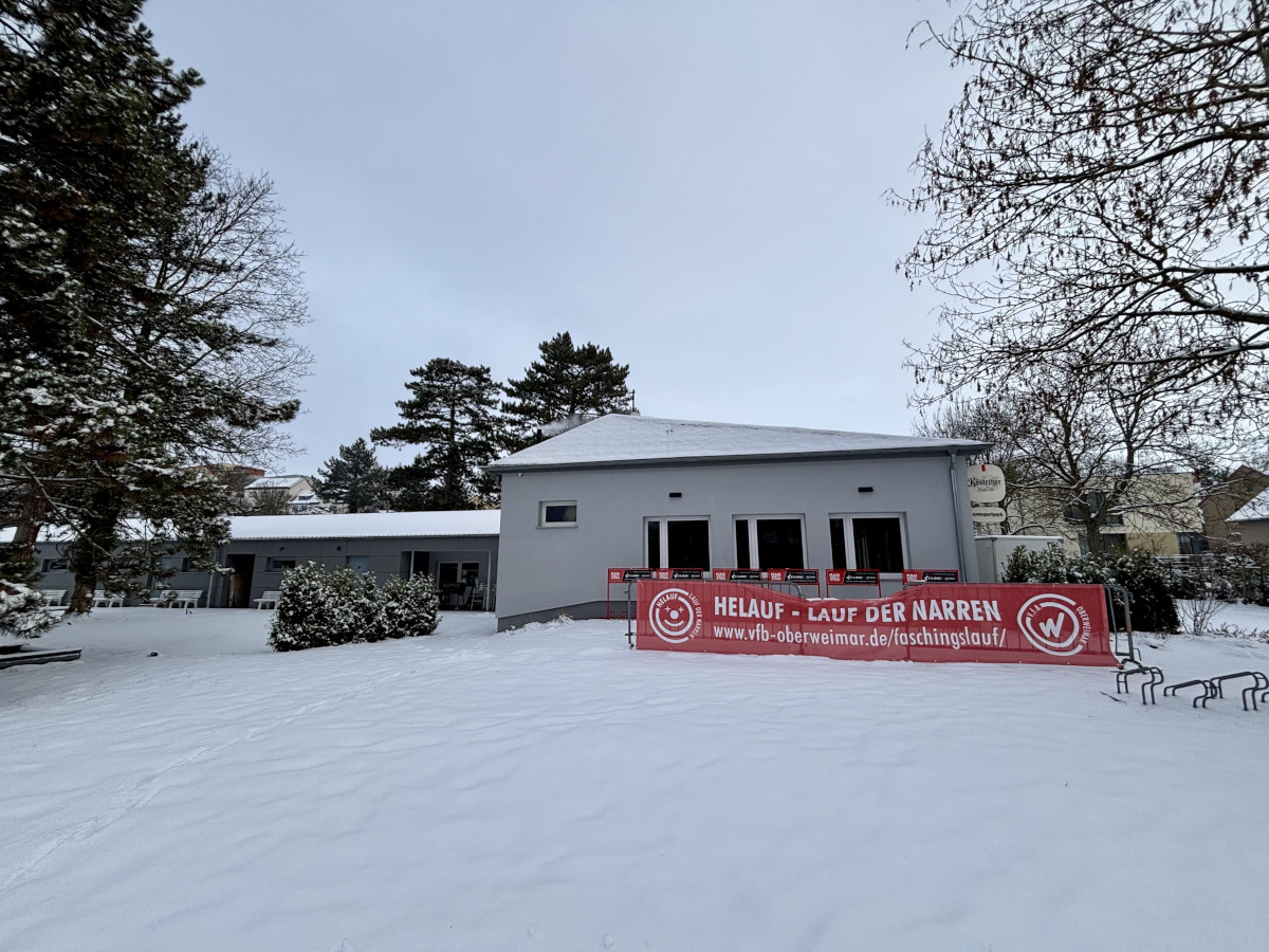 Schneedecke über dem Vereinsgelände 