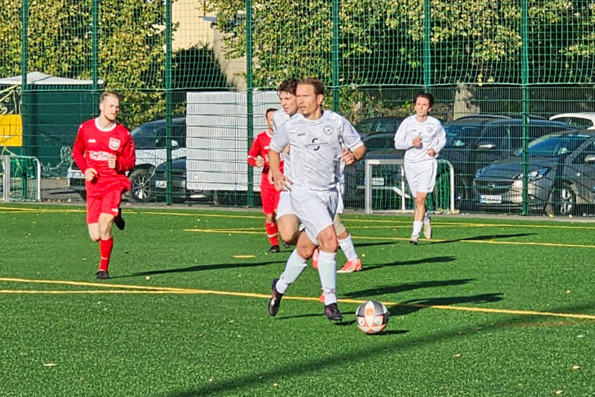Kantersieg gegen Unterwellenborn - Erste gewinnt 6:1! Kantersieg gegen Unterwellenborn - Erste gewinnt 6:1!
