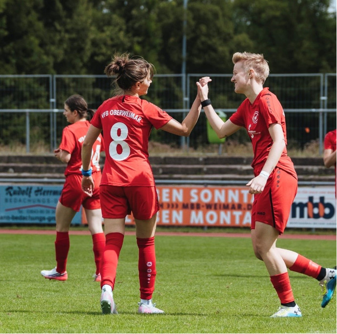 Heimsieg gegen die Saalfeld Titans Heimsieg gegen die Saalfeld Titans