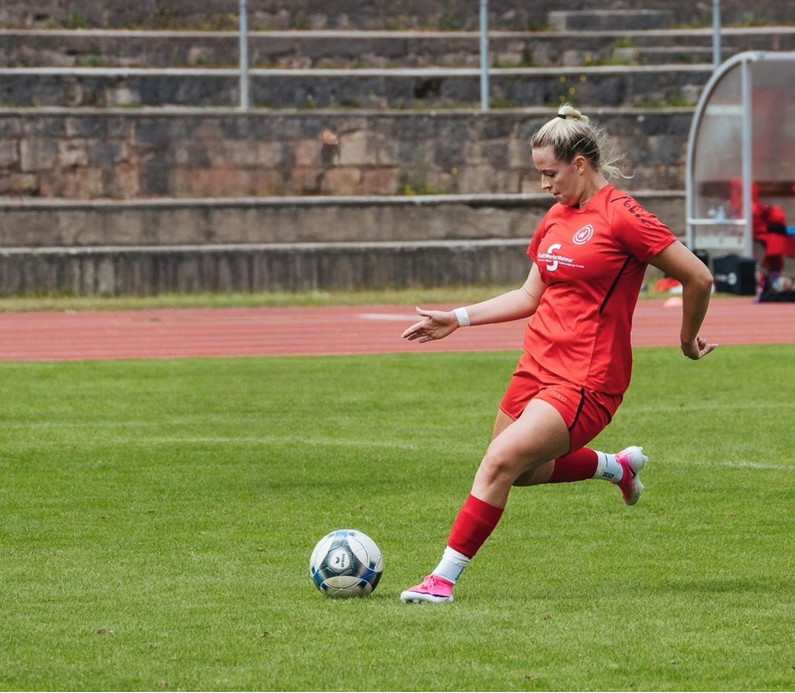 Heimsieg gegen die Saalfeld Titans Heimsieg gegen die Saalfeld Titans